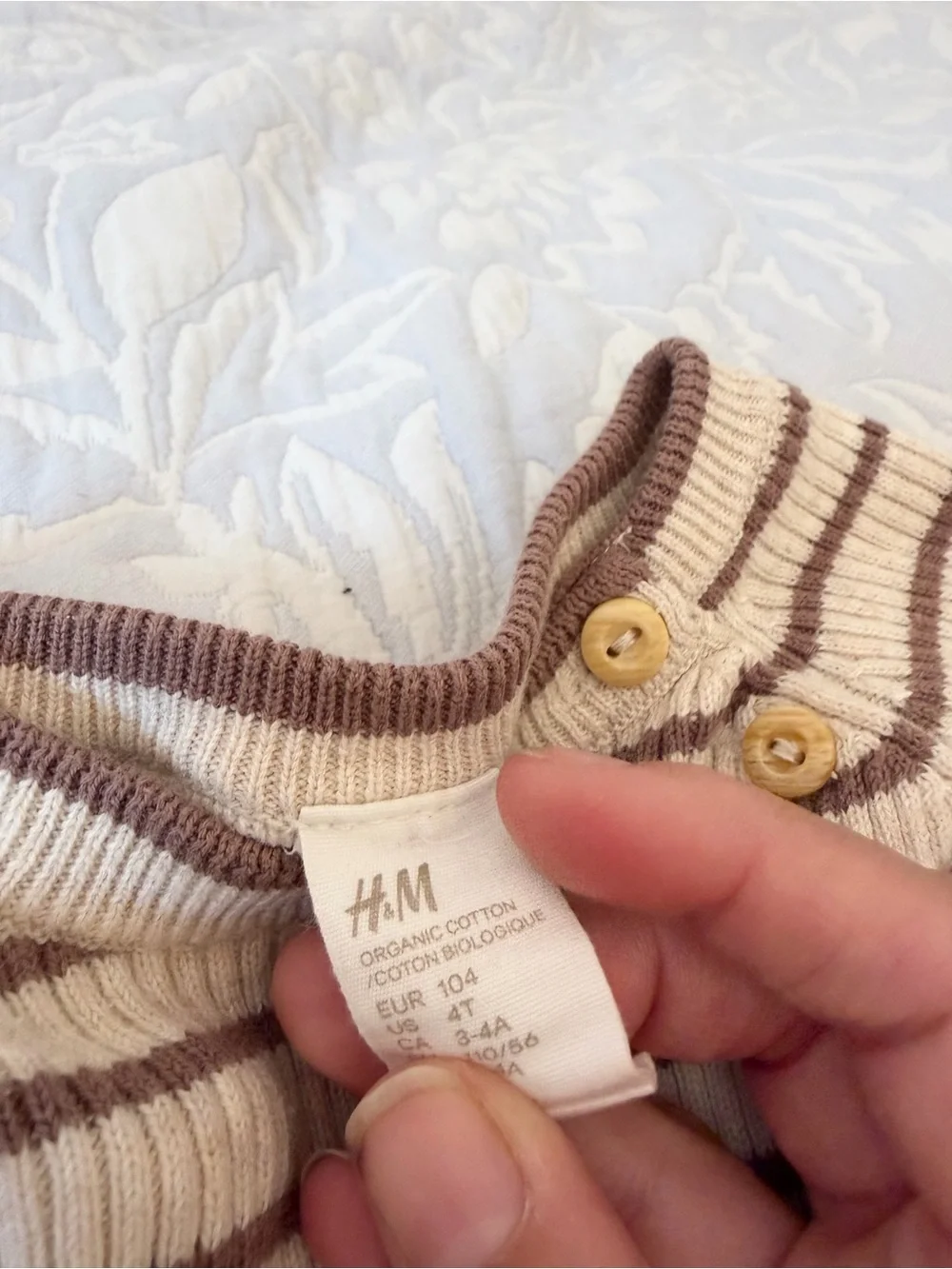 H&M 4T knit stripped set neutral